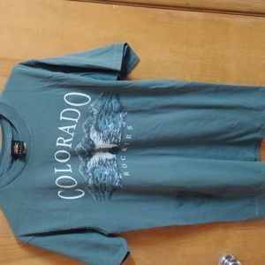 Prairie Mountain brand Colorado Rockies T-shirt. Size M.